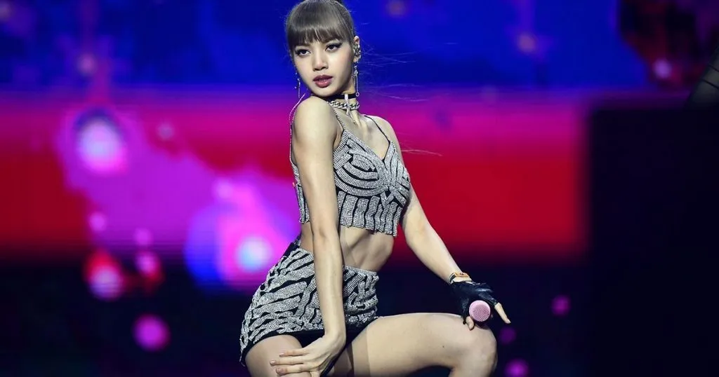Thai Girl Rapper Lisa blackpink coachella show