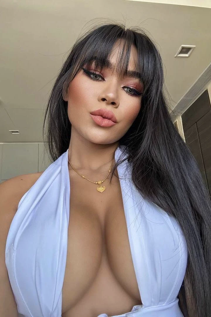 ridiculously deep cleavage of Cherlyn Asian