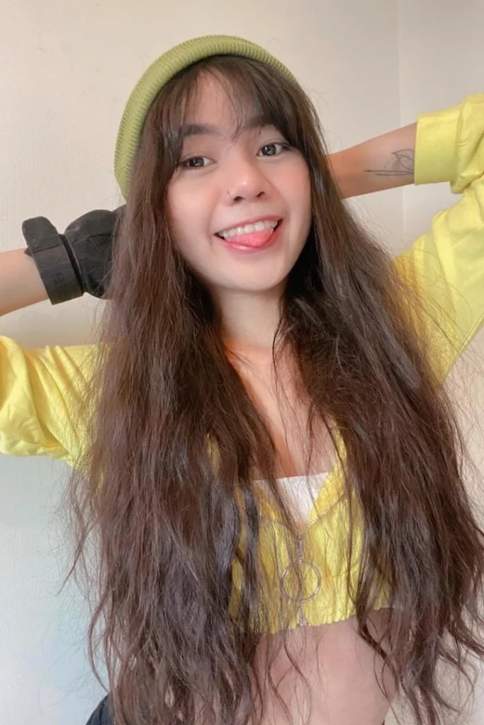 Thai girl Dalunah smiling