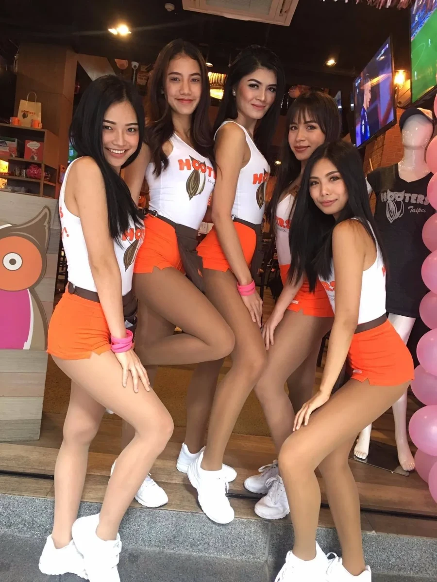 Some of sexy Thai girls at Hooters Bangkok.