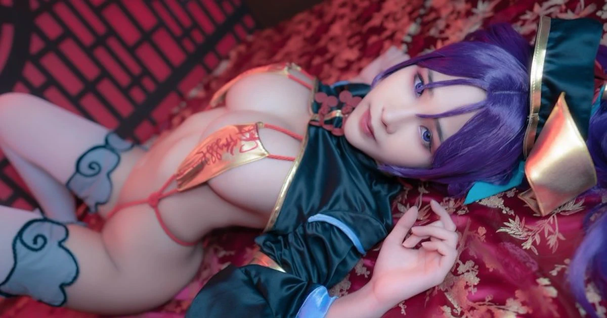 Thai cosplay model Minichu