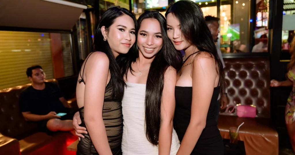 three beautiful Thai women at Sam Sam bar in Hua Hin